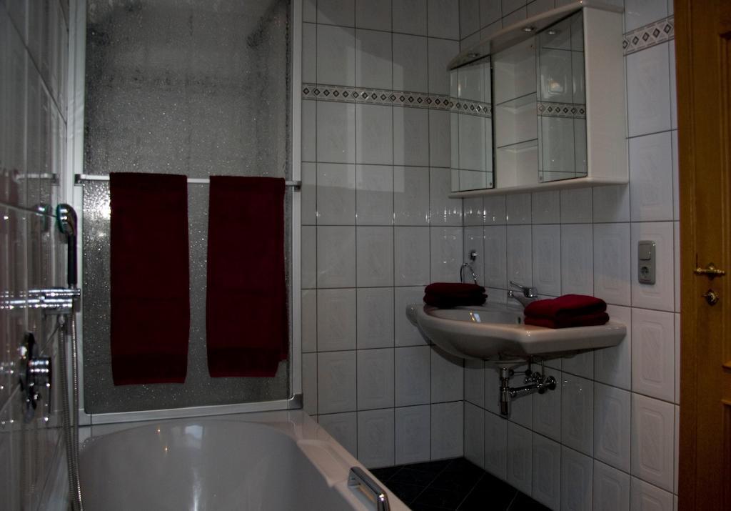 Ferienhaus Ginsterbluete Шляйден Номер фото